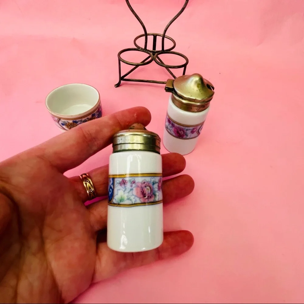 Vintage 70’ Victoria China mini table set